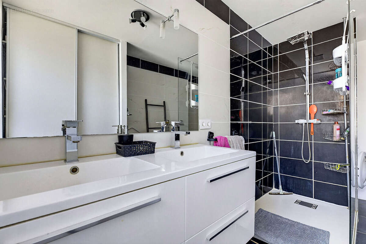 Maison de charme en coeur de village - 167 m2 - Résidence principale + studio indépendant - photo 8