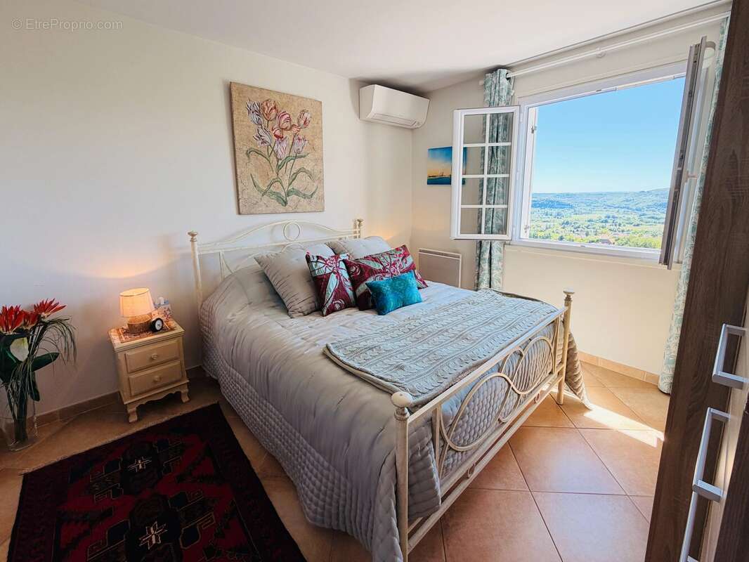 Maison de 4 chambres avec piscine chauffée et vue panoramique sur la vallée de la Dordogne, proche de Souillac - photo 8