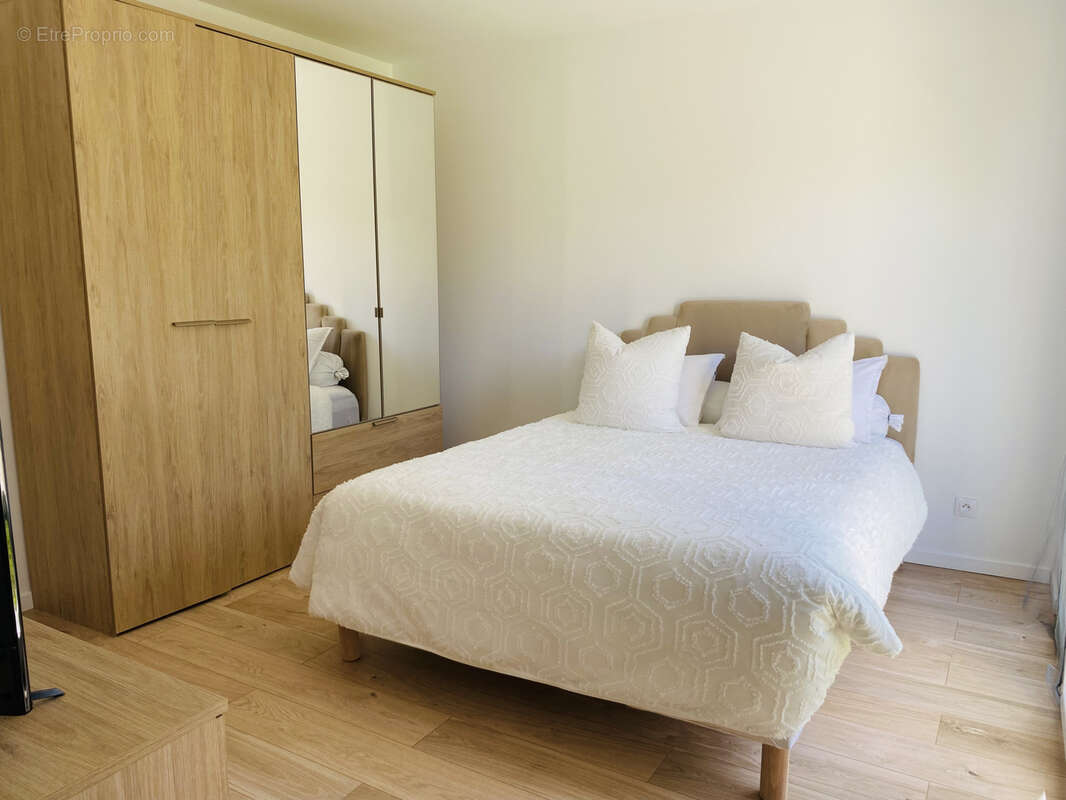 Maison à LA QUEUE-LES-YVELINES