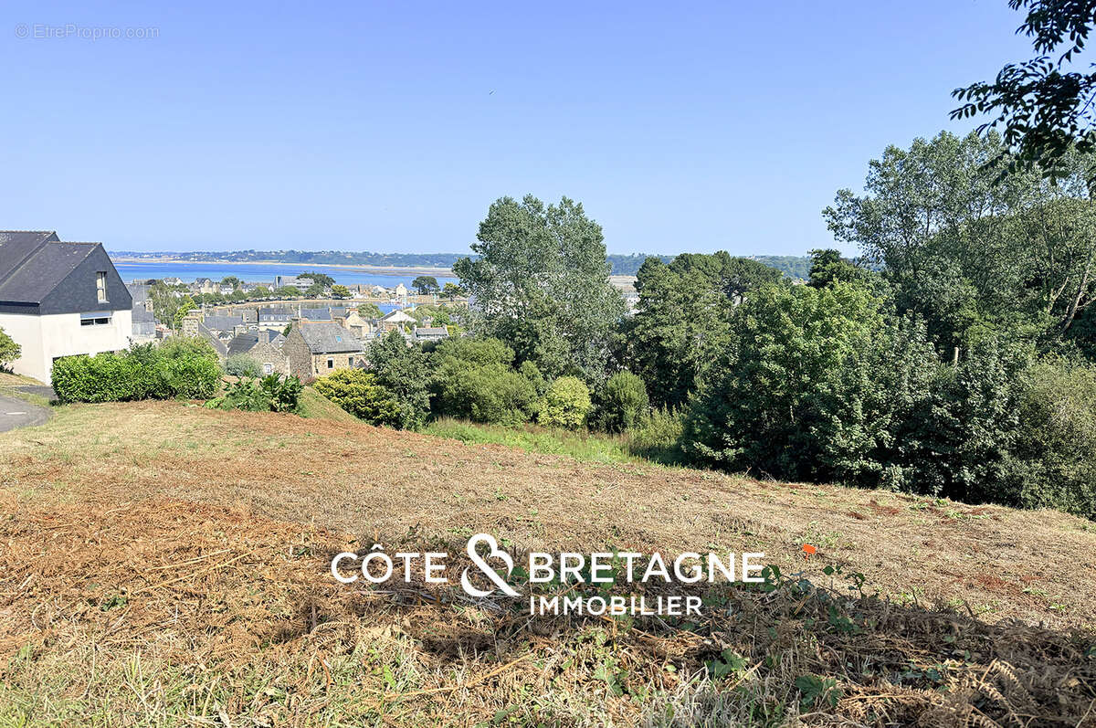 Terrain avec vue sur le port de perros-guirec 2170 m2  réf : 2026111 - photo 3
