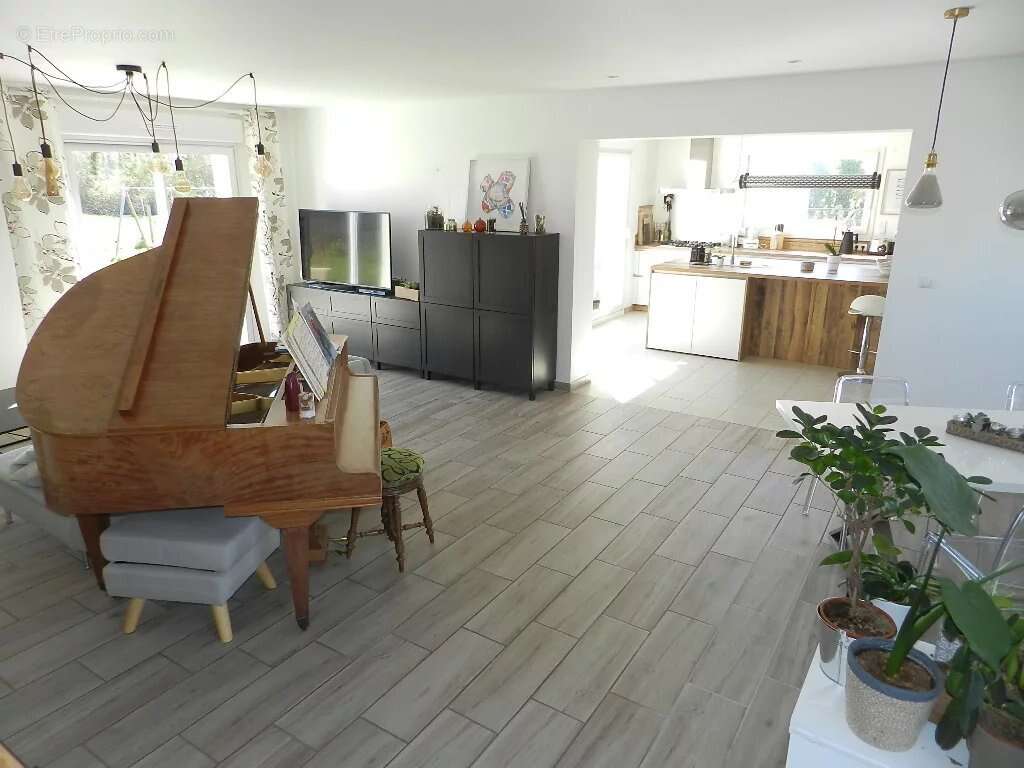 Maison à SAINT-PIERRE-SUR-DIVES