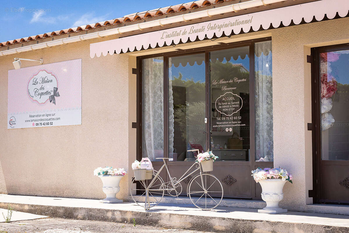 Commerce à L&#039;ISLE-SUR-LA-SORGUE