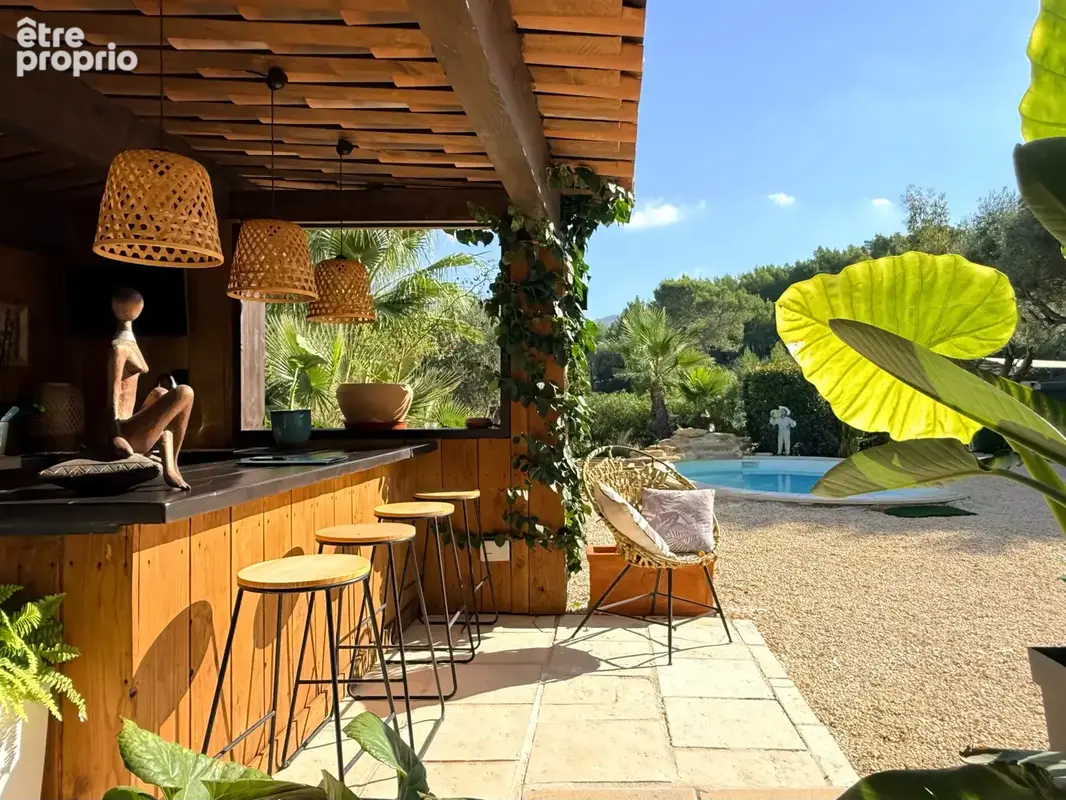 Maison de plain pied 3800 m2 de terrain  avec piscine et pool house - photo 10