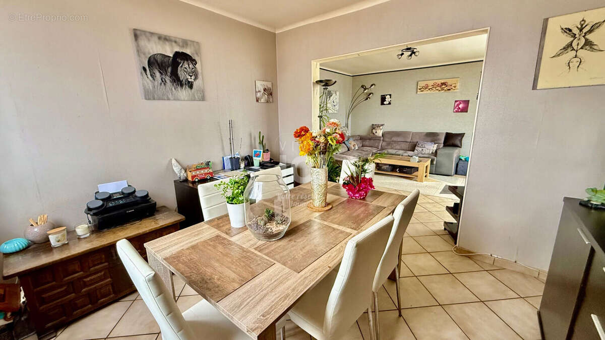 Maison à SAINTE-LUCE-SUR-LOIRE