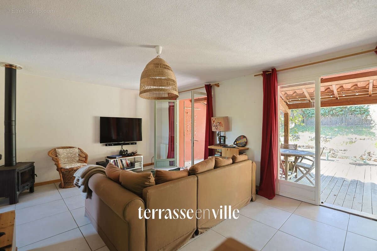 Maison à FLASSANS-SUR-ISSOLE