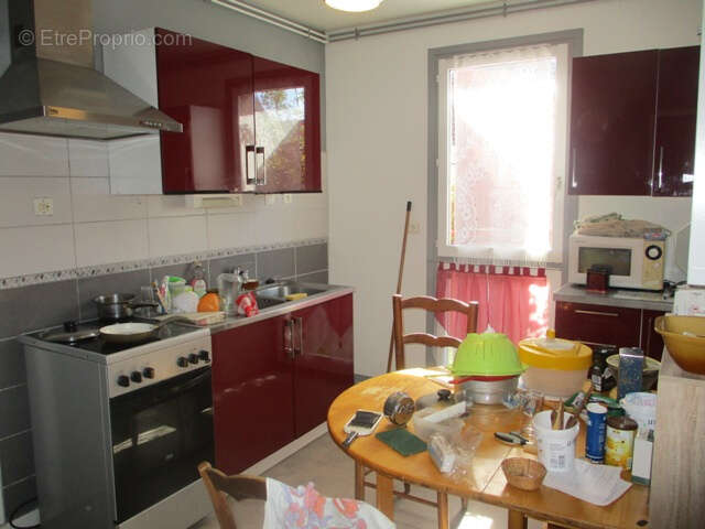 Maison à SAINT-YRIEIX-LA-PERCHE