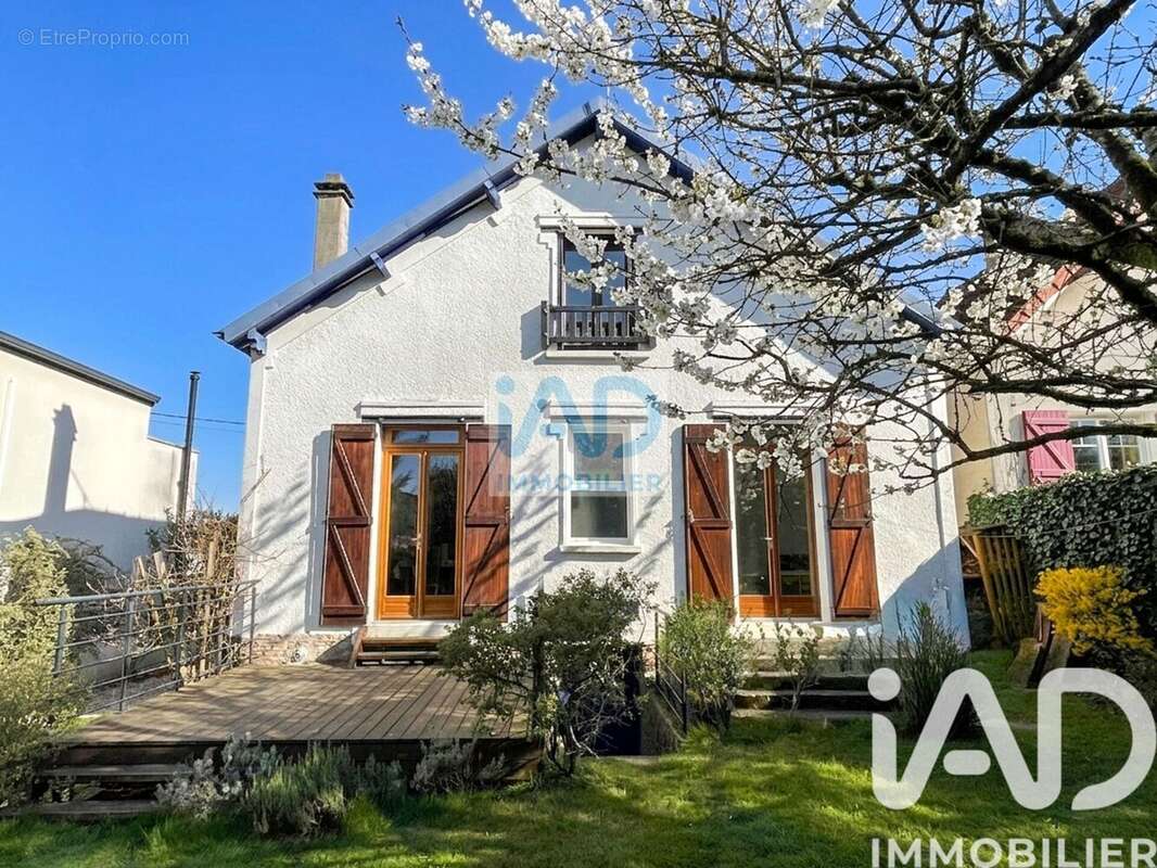 Photo 2 - Maison à MONTLHERY