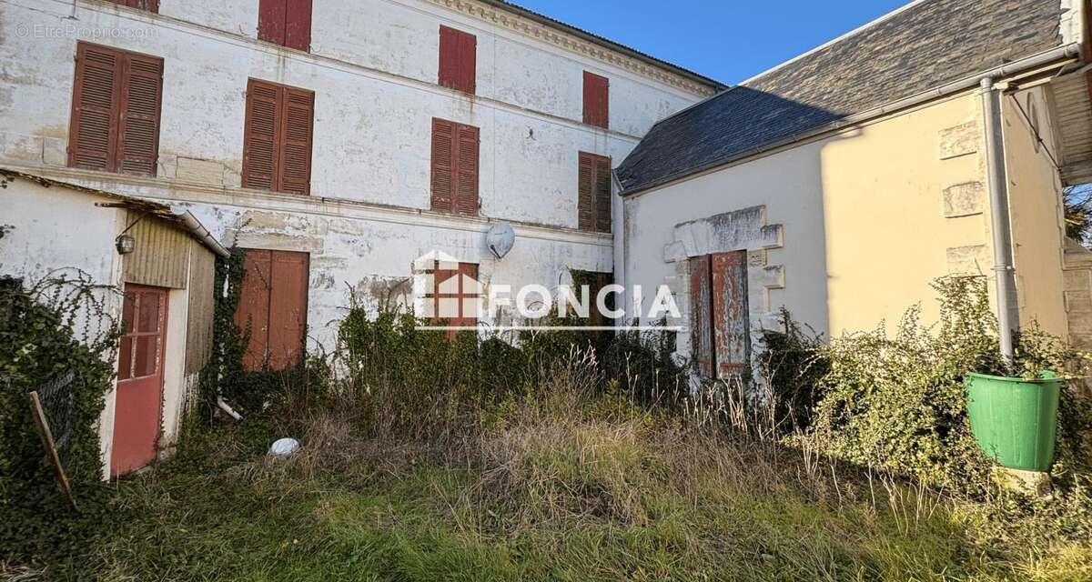 À réinventer – maison de caractère de 280 m² à chenac-saint-seurin-d'uzet - photo 11