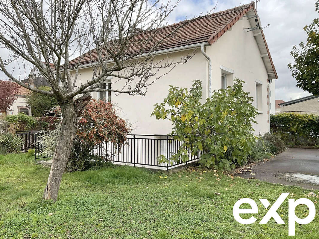 Maison à SAINTE-SAVINE