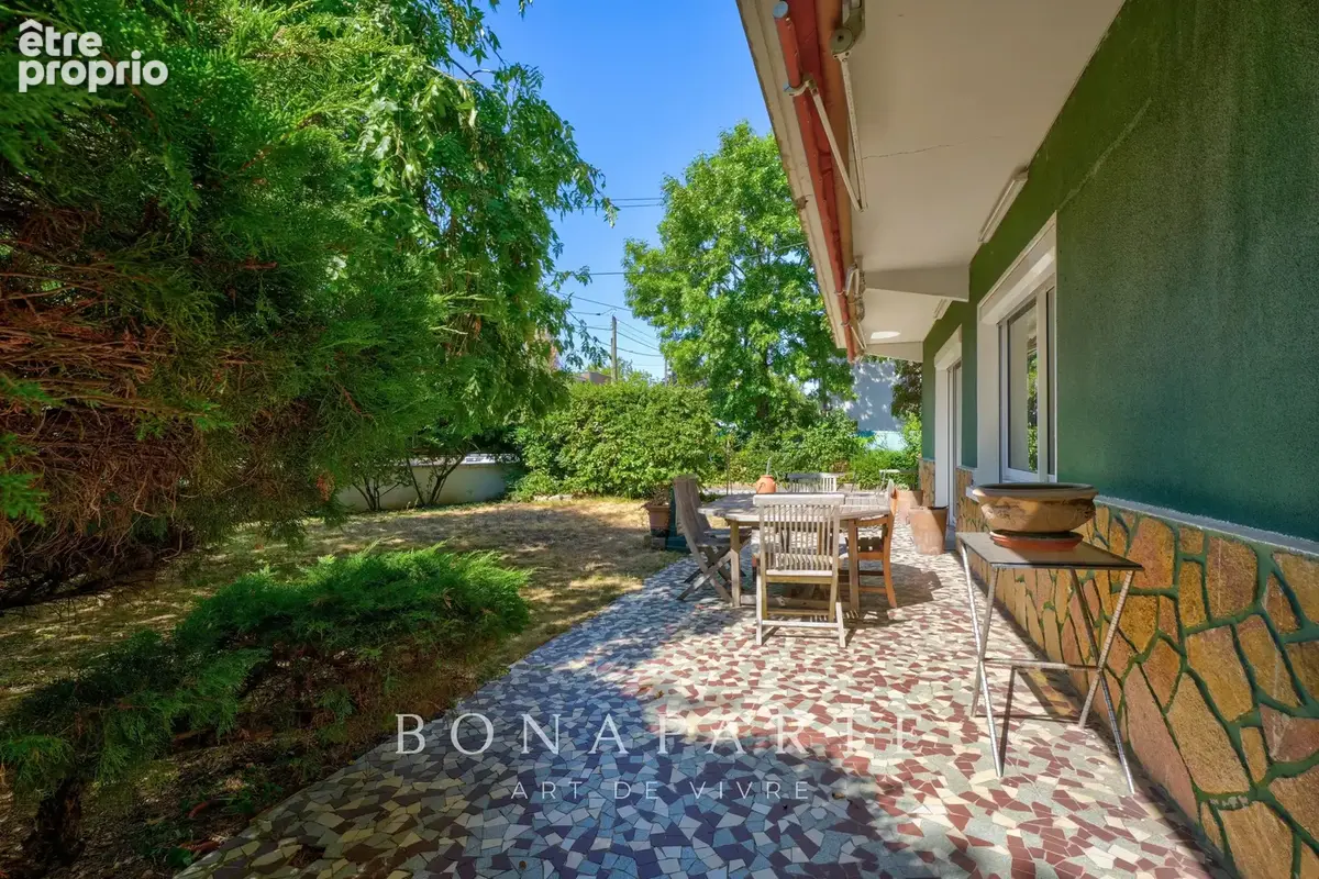 Décines – propriété familiale 197 m² – maison principale & maison indépendante – terrain 664 m² - photo 3