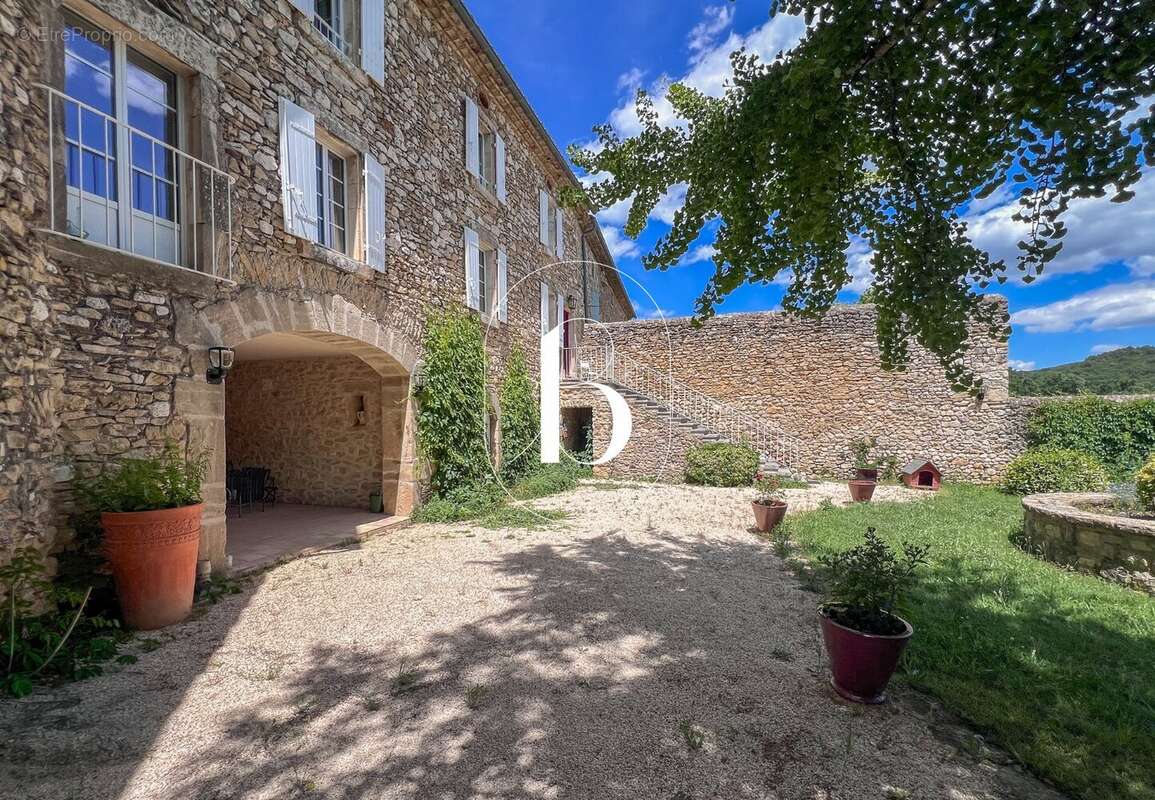 Maison 185 m² à Goudargues  - photo 7