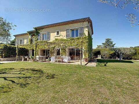 Maison à MOUGINS