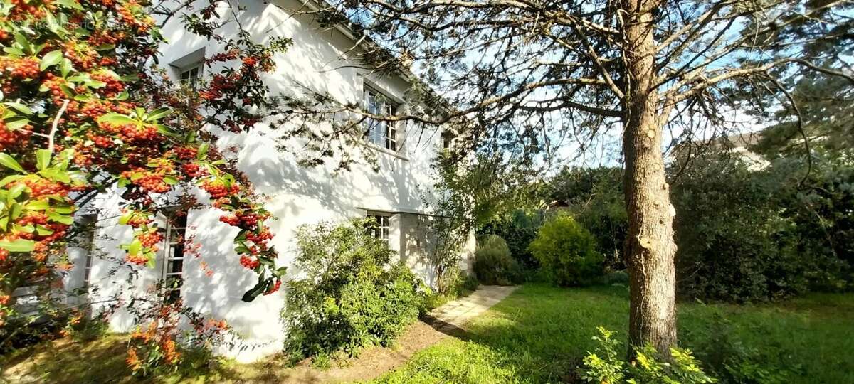 Maison à VILLEFRANCHE-DE-ROUERGUE