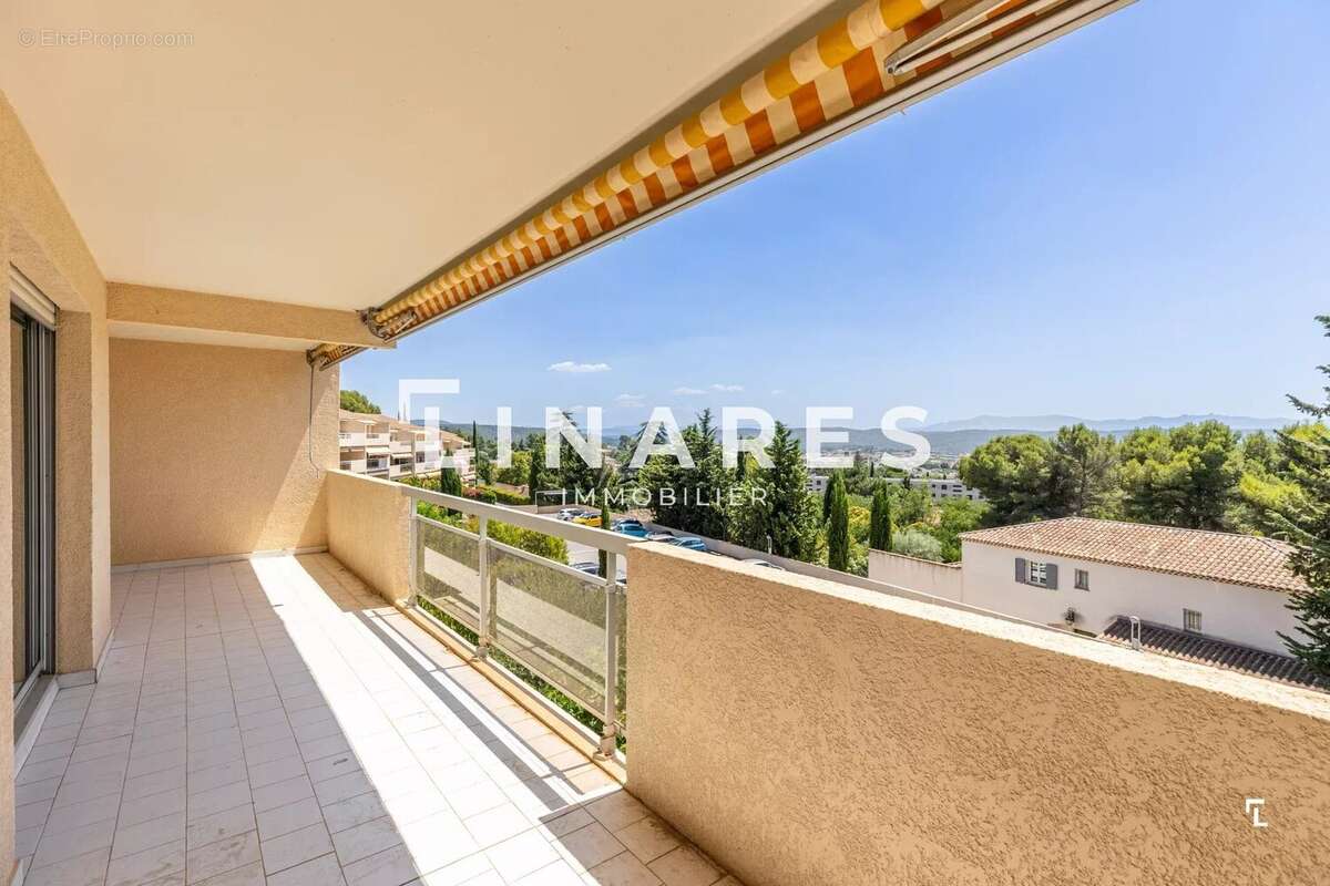 LE BRUNET - Appartement T3 de 91m2 - Terrasse - Parking - Cave - 13100 - photo 12