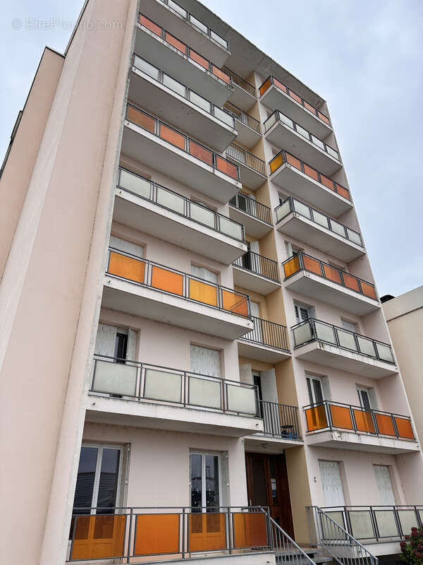 Appartement à YZEURE