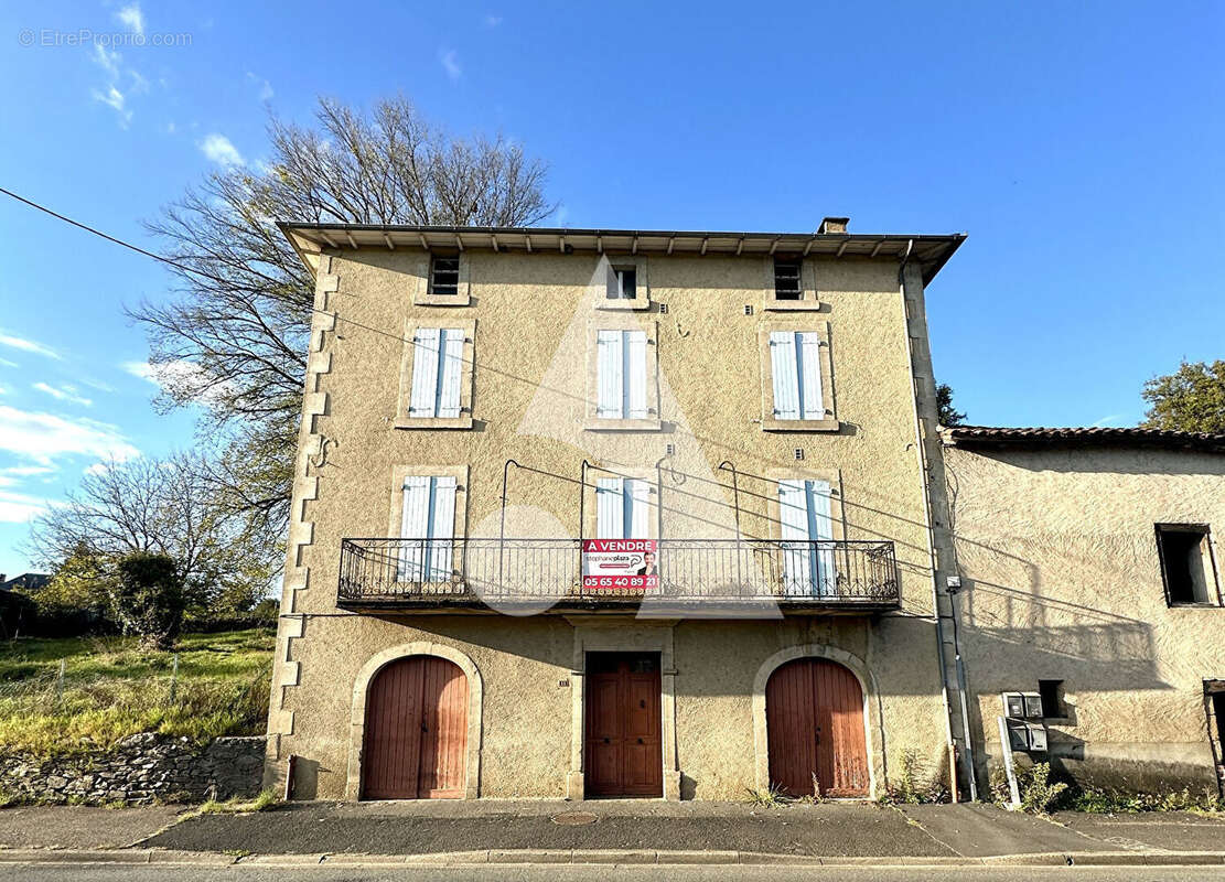 Appartement à BAGNAC-SUR-CELE