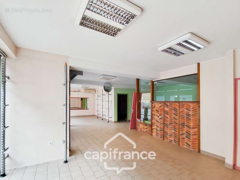 Commerce à BESSE-SUR-BRAYE