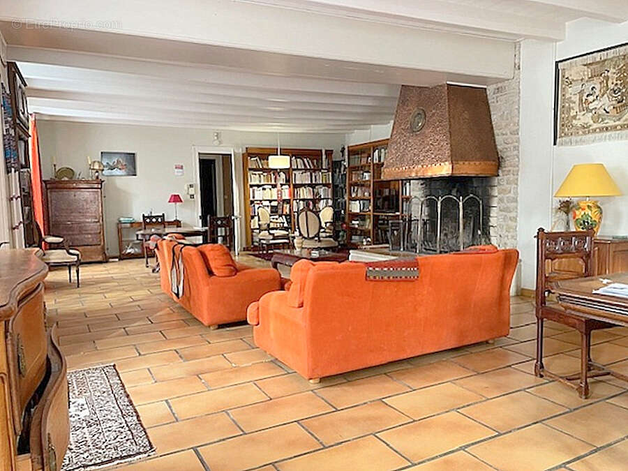 Maison à SAINT-SAUVEUR-D'AUNIS