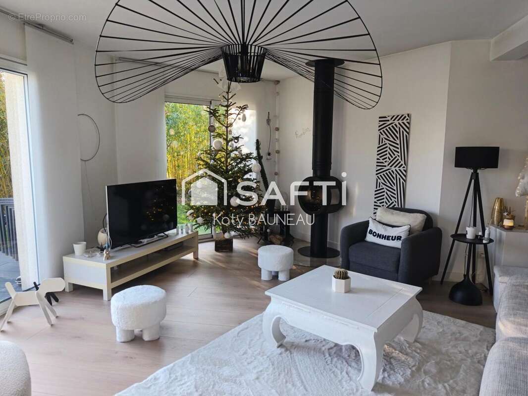 Photo 2 - Maison à BEAULIEU-SUR-LAYON