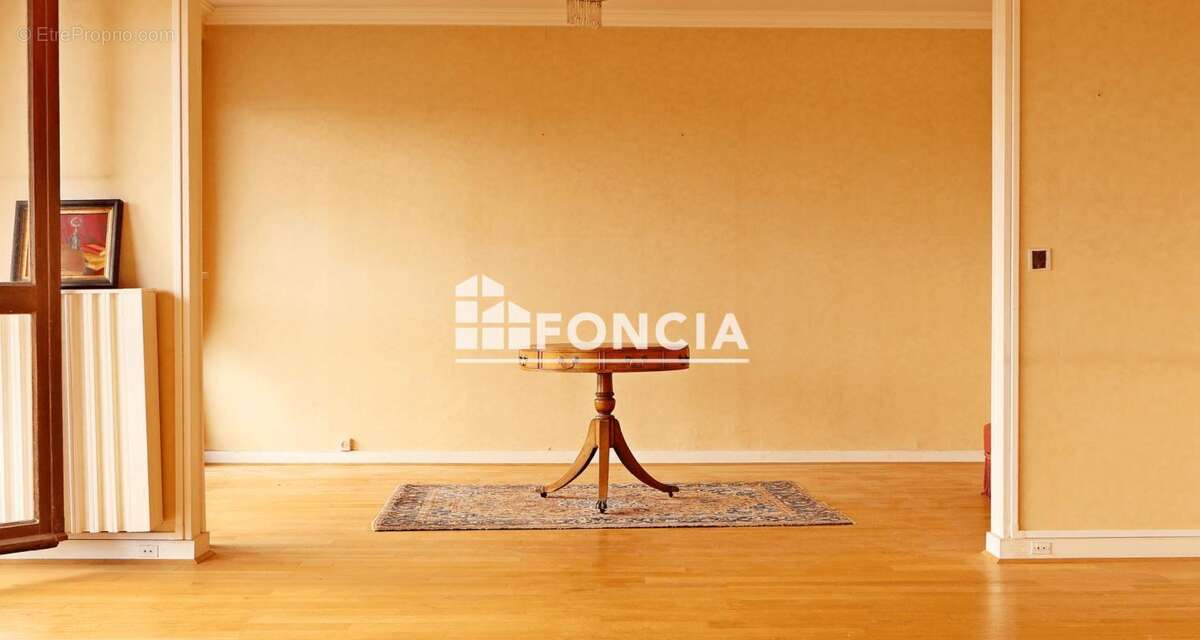 Appartement à NOISY-LE-ROI