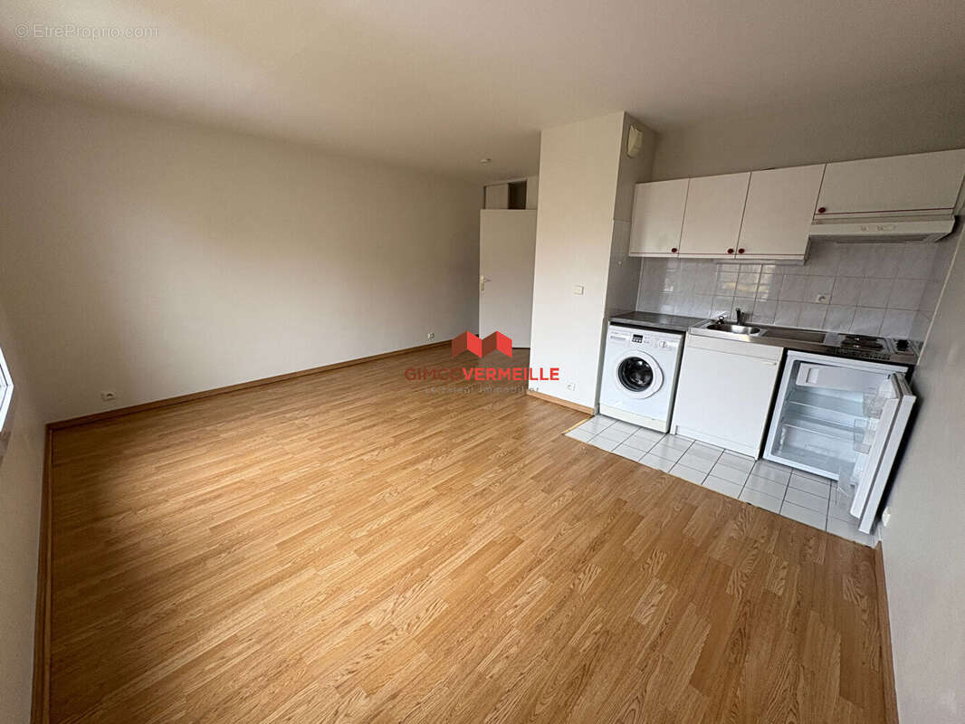 Appartement à VOISINS-LE-BRETONNEUX