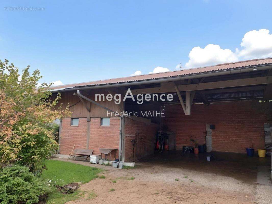 Maison à DOMMARTIN-LETTREE