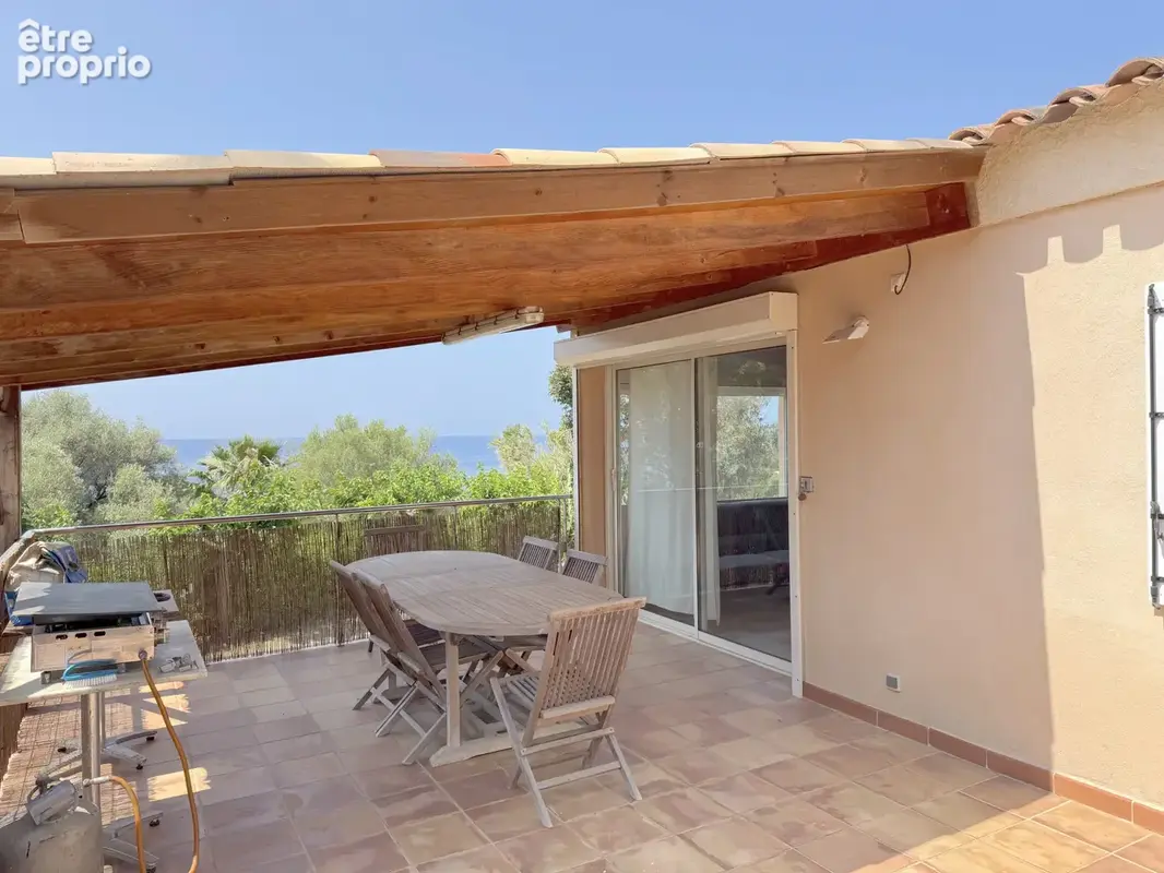 Une villa piscine accès plage à quelques mètres - photo 8