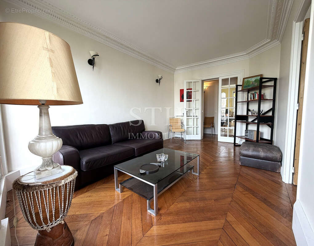 Appartement à PARIS-15E