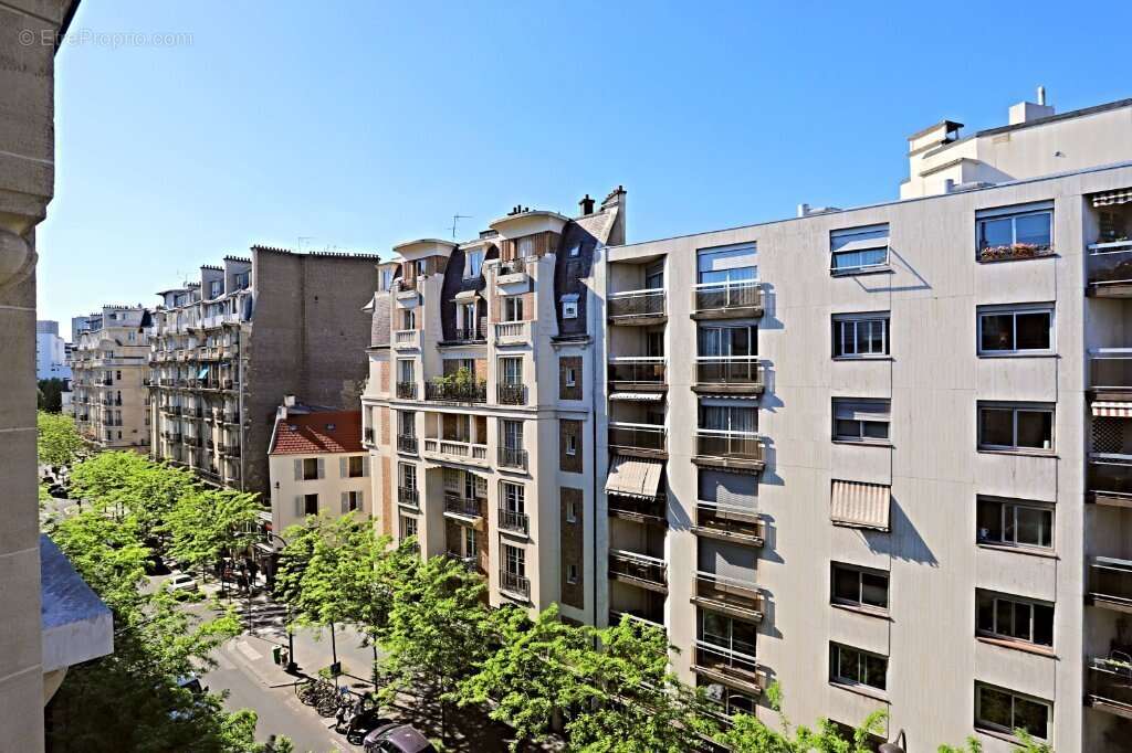 Appartement à PARIS-15E