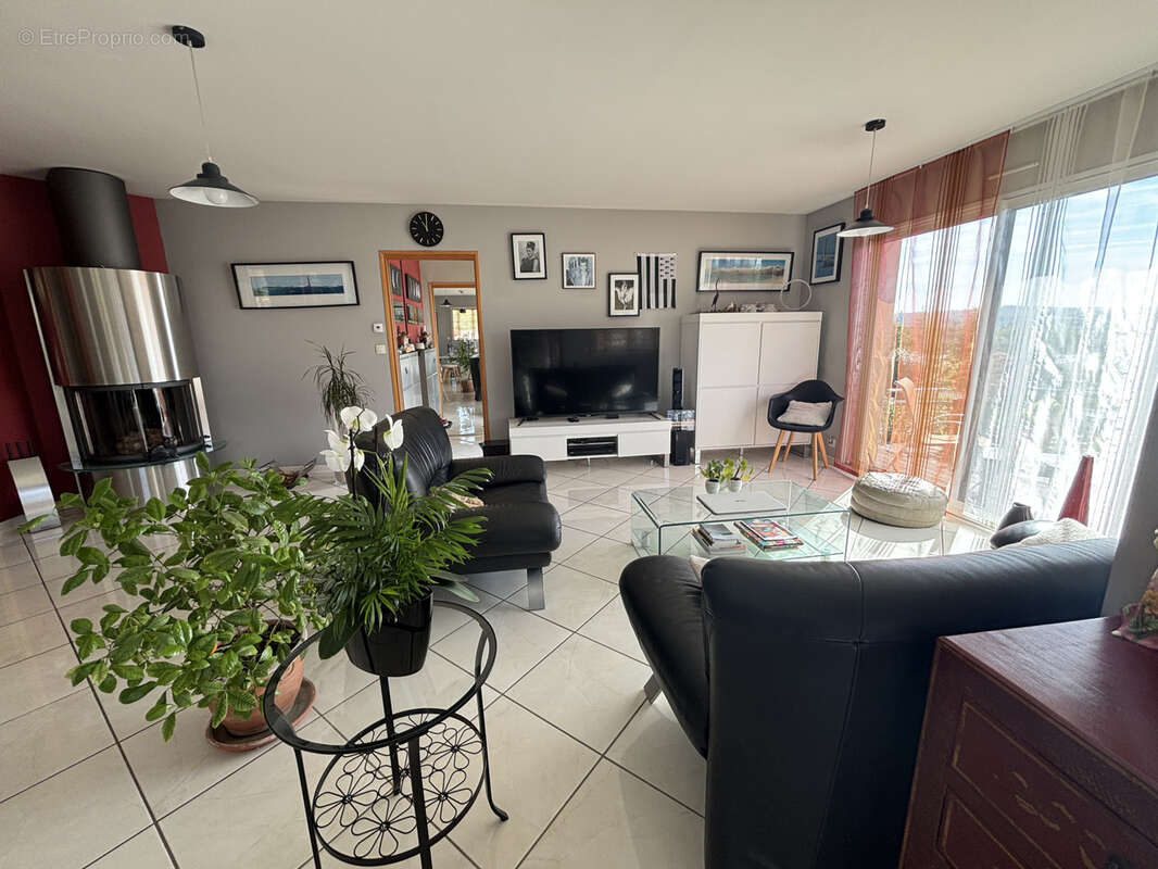 Maison à LE RELECQ-KERHUON