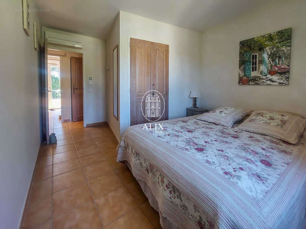 Chambre 1 - Maison à SAINTE-MAXIME