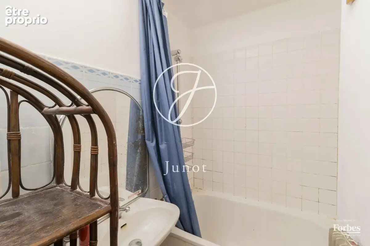 Paris 18ème - MONTMARTRE / HAUT LEPIC - Appartement - 3 pièces - 49,41m² Carrez - 53,52m² au sol - Balcon 2m² - photo 20