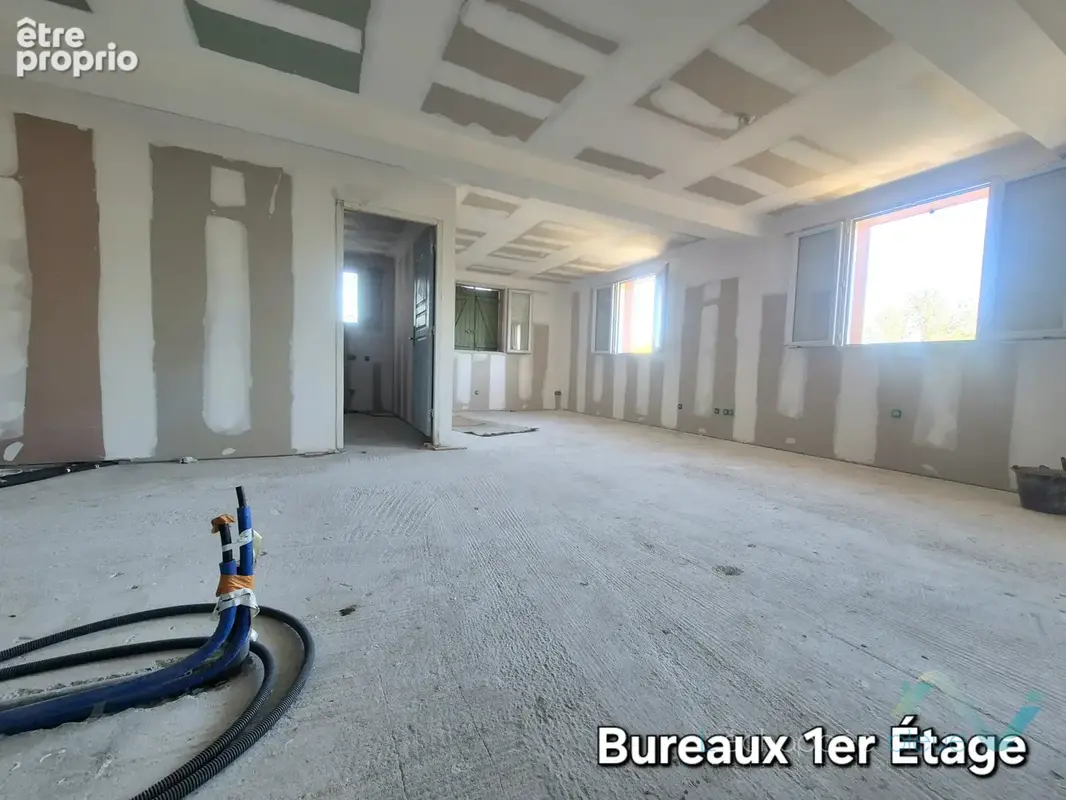 Bâtiment commercial 10 pièces de 1171m2 en Zone d'Activité à La Croix Valmer - photo 8