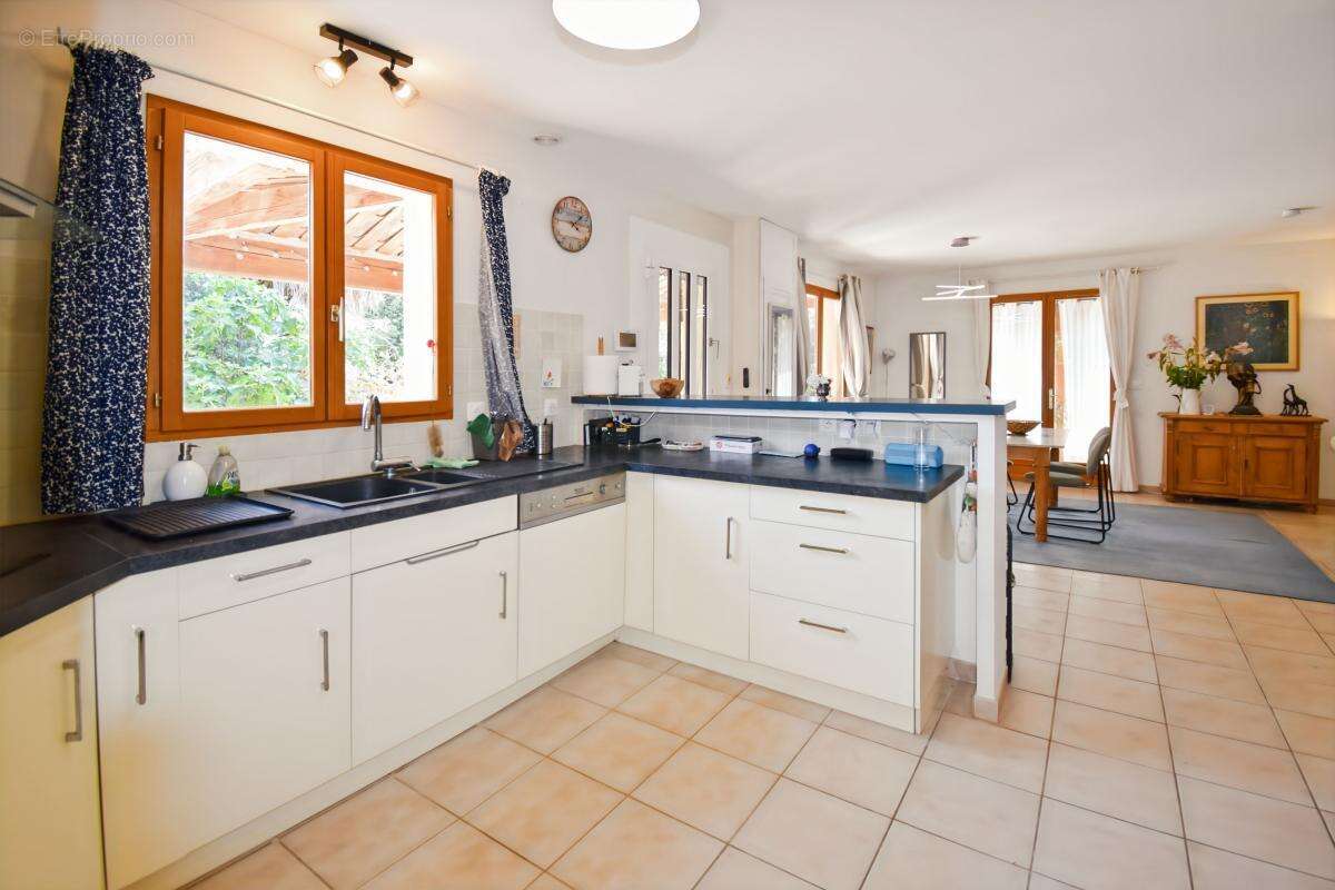 Maison à VERS-PONT-DU-GARD