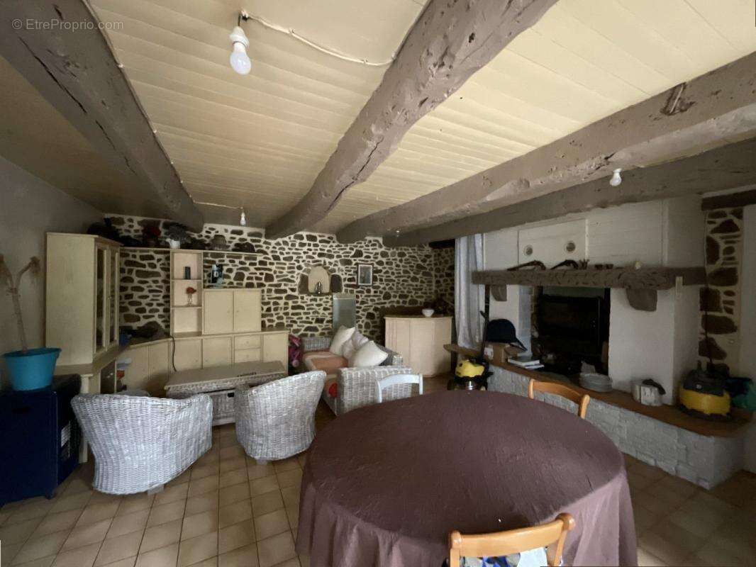 Maison à SAINT-PIERRE-DE-PLESGUEN