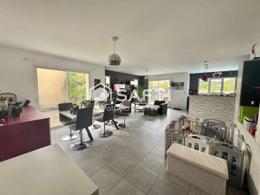 Photo 3 - Maison à LA CRECHE