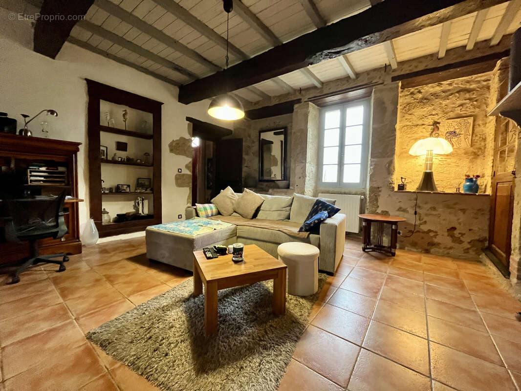 Maison à SEISSAN