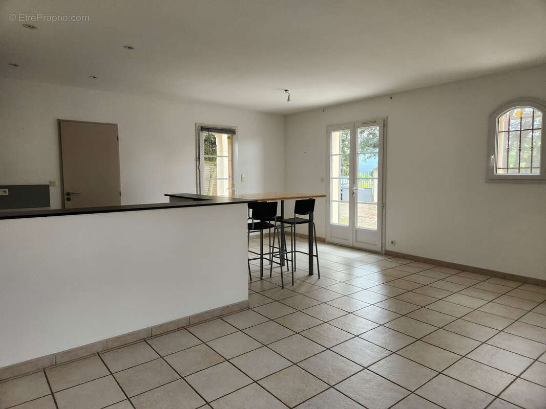 Maison à MERINDOL-LES-OLIVIERS