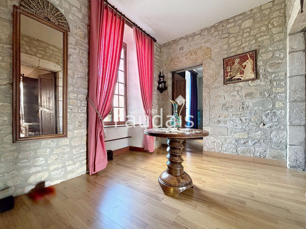 Maison à LIESVILLE-SUR-DOUVE