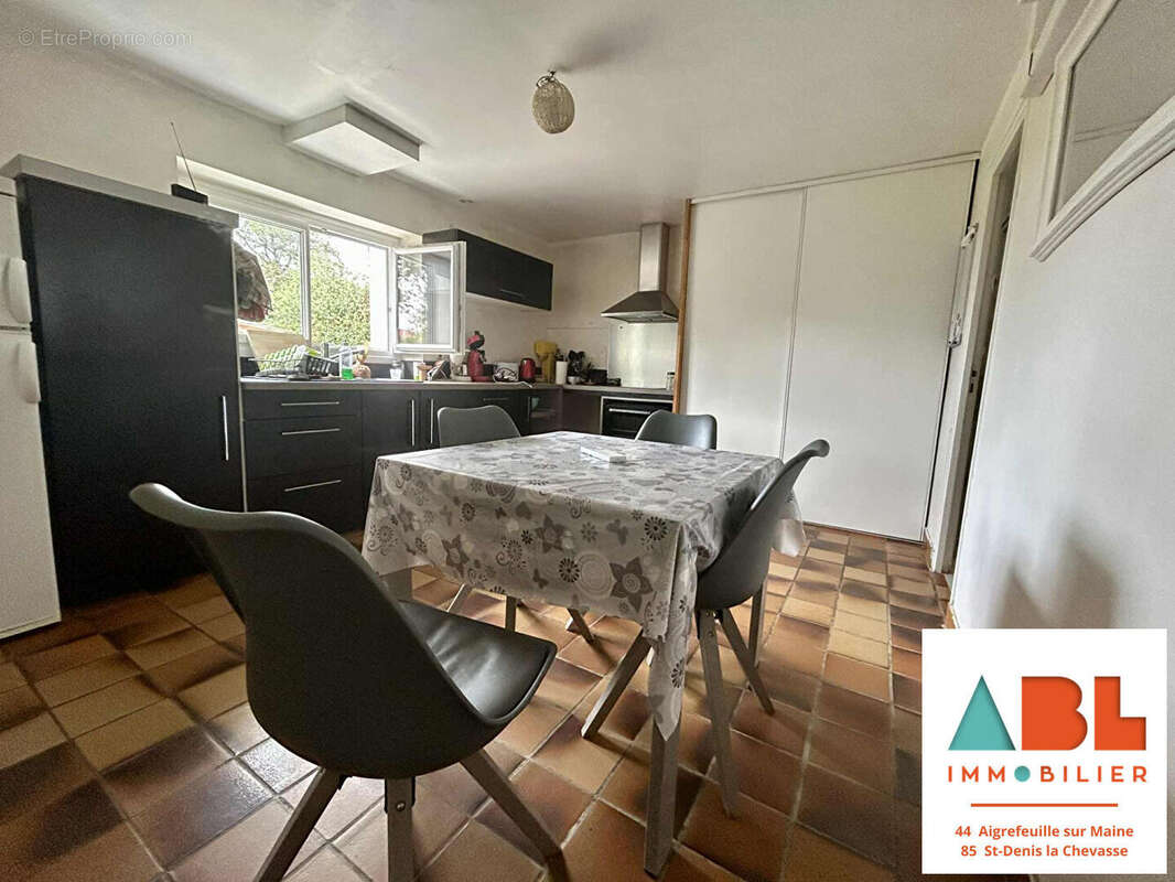 Maison à SAINT-DENIS-LA-CHEVASSE