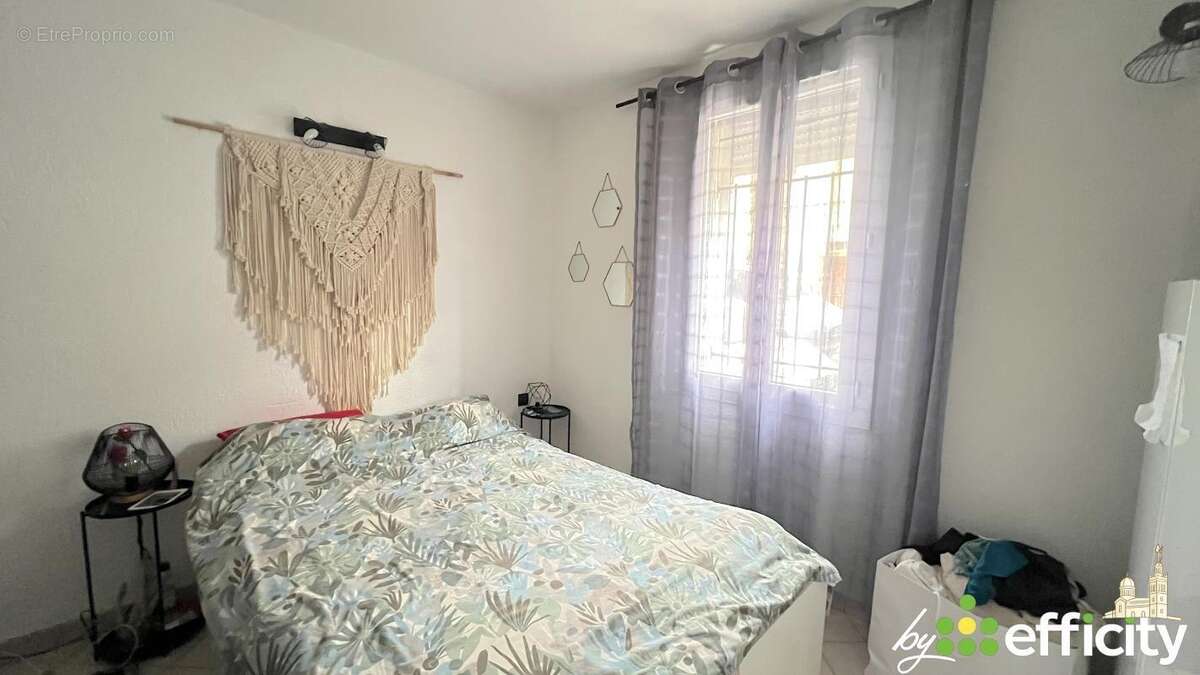 Appartement à MARSEILLE-4E