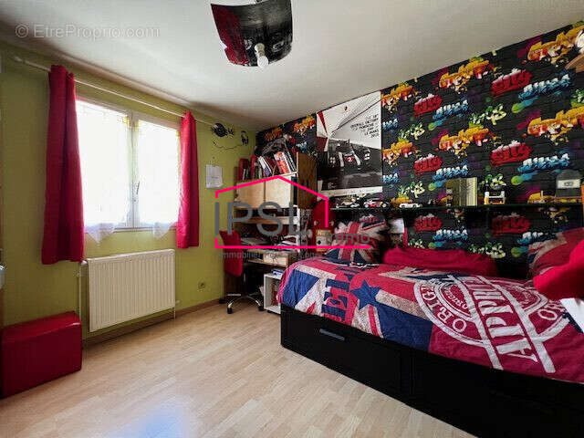 Maison 103 m² à Savigny-Le-Temple  - photo 9