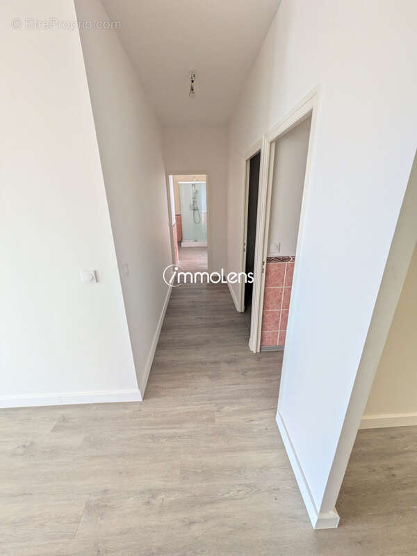 Appartement T3 Bis de 94 m2 avec 2 garages   Saint-Quentin - photo 6