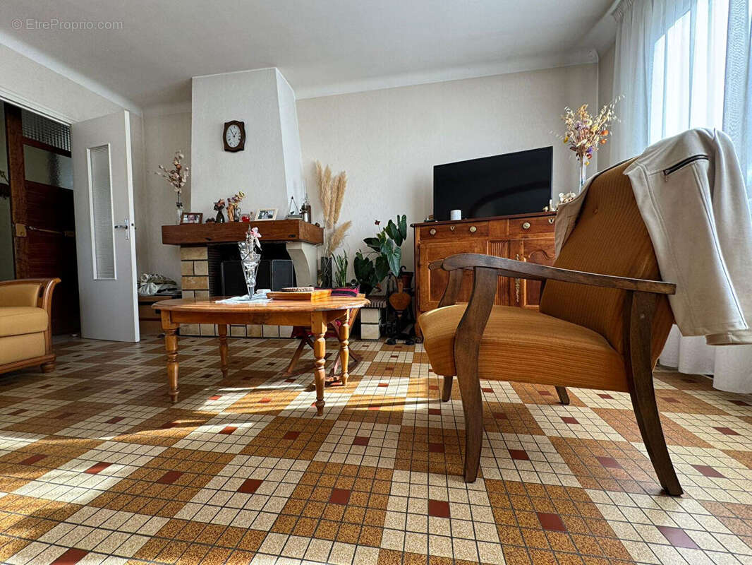 Maison à SAINT-SEBASTIEN-SUR-LOIRE