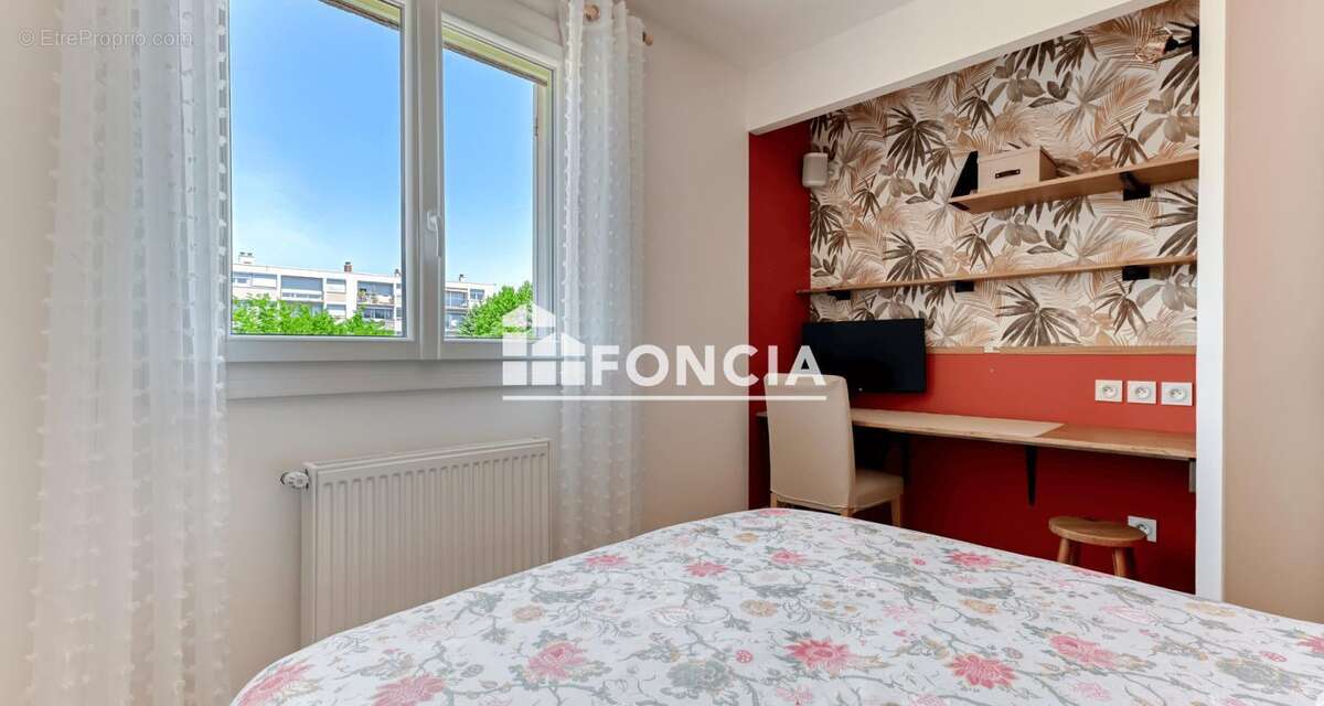 Appartement à BRON