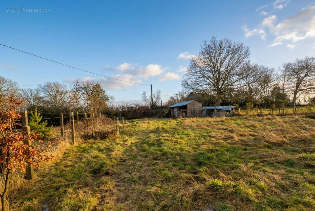 Maison à VILLOSANGES