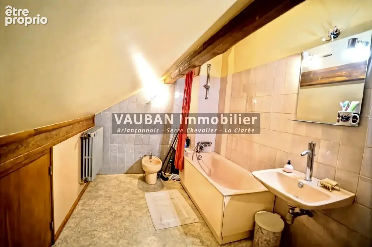 Maison traditionnelle avec vue panoramique et potentiel d’évolution - photo 14