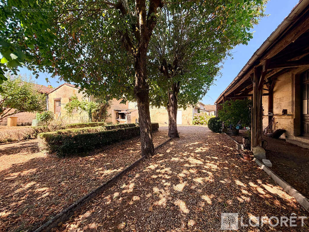 Maison en pierre izon -  160 m2 - 5 chambres - photo 15