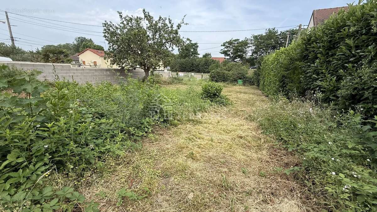 Terrain à SAINT-OUEN-L'AUMONE