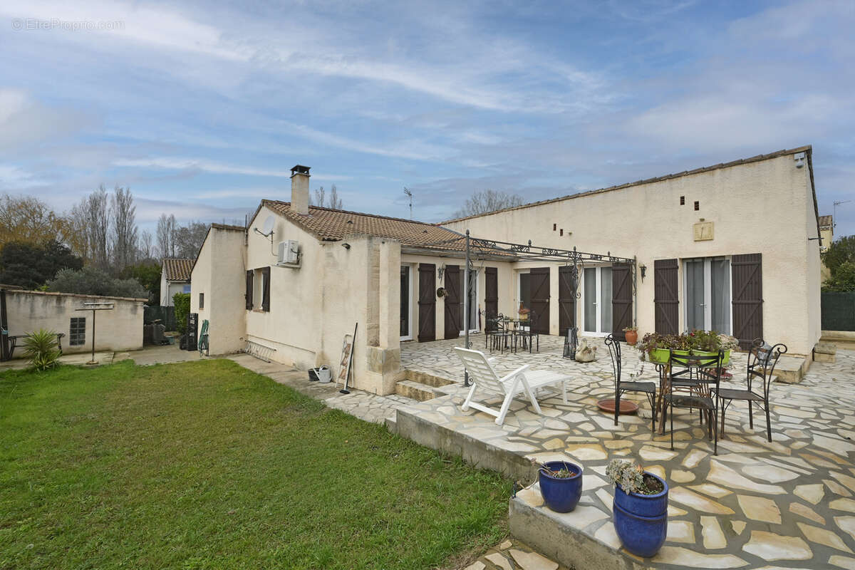 Maison à JONQUIERES-SAINT-VINCENT